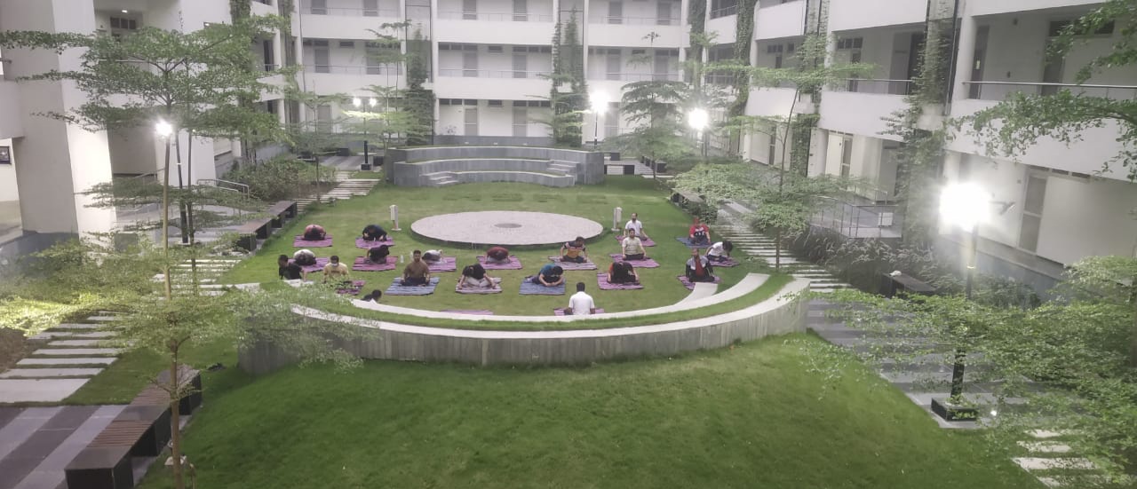 NHSRCL ने वडोदरा स्थित हाई-स्पीड रेल प्रशिक्षण संस्थान में जूनियर मैनेजर्स के एक और बैच का स्वागत किया। उन्हें टीम निर्माण और सॉफ्ट स्किल्स के साथ-साथ HSR तकनीक के विभिन्न पहलुओं पर प्रशिक्षण प्रदान किया जा रहा है।